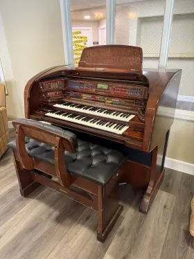 LX2000 LOWREY Millennium