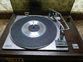 SS-4000 RCA Record Player #2