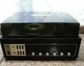 SS-4000 RCA Record Player