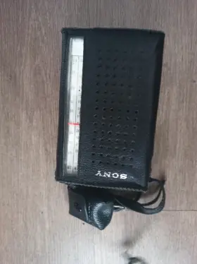 3F-77W SONY Transistor Radio